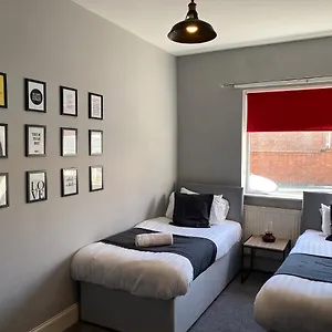  Holiday home Luke - Rokeby Street
